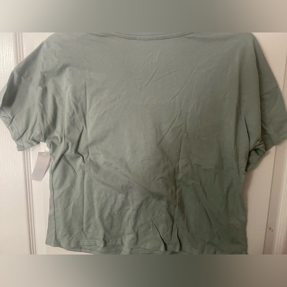 🔴 3/$12 Girl’s tee with moon and stars. - Picture 5 of 5